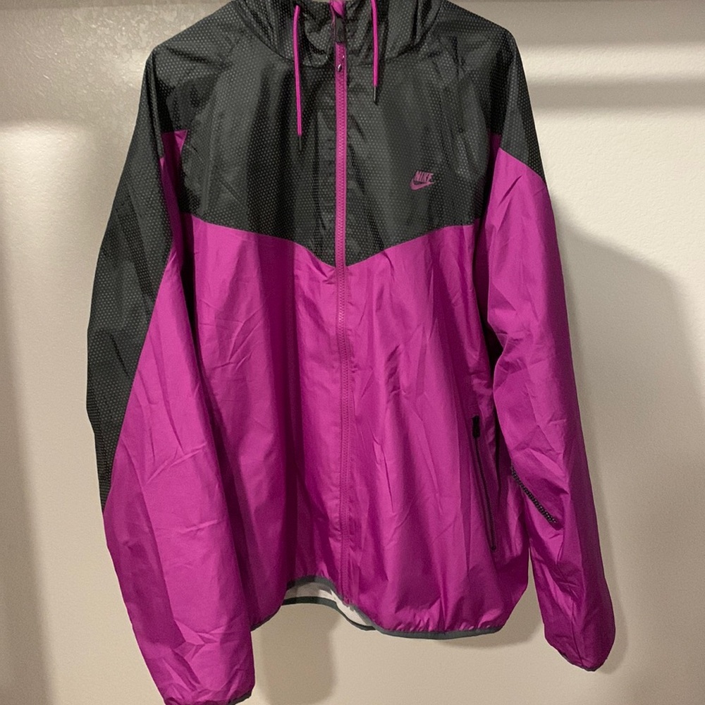 Womens Nike Lightweight Windbreaker